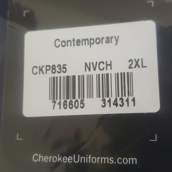 3 Scrub tops - Picture 4 of 4